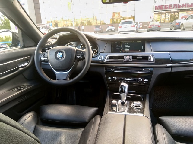 BMW 750 Li X drive